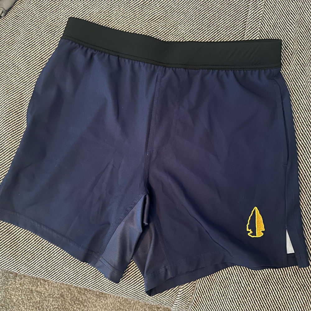 Tachuntfish shorts. Small. NWOT. ND print